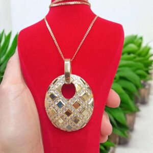 Collier à pendentif boule d'or