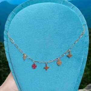 Collier majda