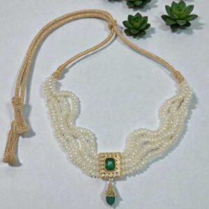 Choker num 64 perles naturelles